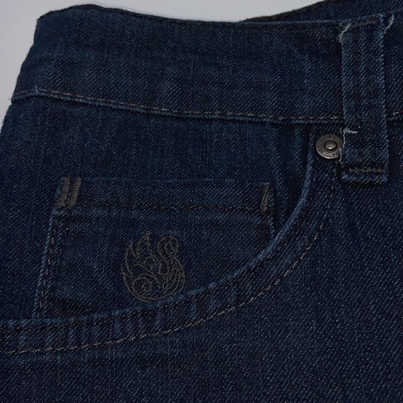 Gloria Vanderbilt Highrise Jean Shorts 16P - Picture 3 of 9